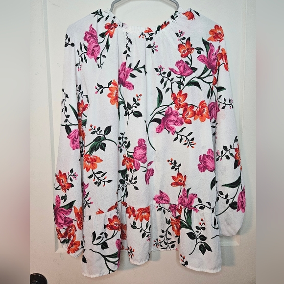 ☘️3/$15☘️ Old Navy - Floral Print Peplum Blouse - Picture 2 of 8
